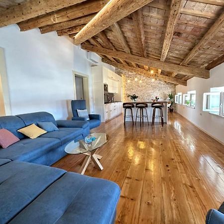 Apartment Luka ロヴィニ エクステリア 写真